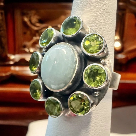 Peridot & Jade Sterling Silver Ring (6.5) - Picture 4 of 8